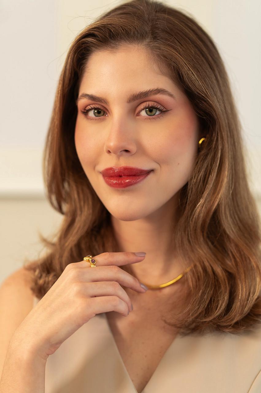 Dra. Renata Mattia, médica — CRM-PR 44190, medicina estética em Londrina